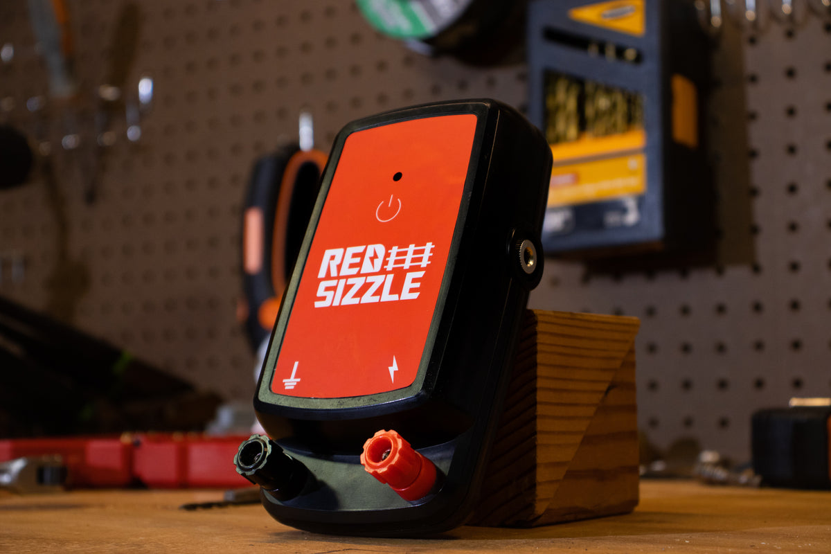 Red Sizzle 6 Mile, Small Battery Powered Fence Energizer, Fast